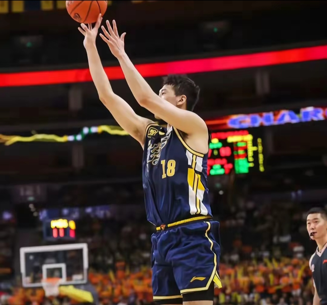 广州队全队发力,主场胜福建队取得三连胜 广州队全队发力,主场胜福建队取得三连胜