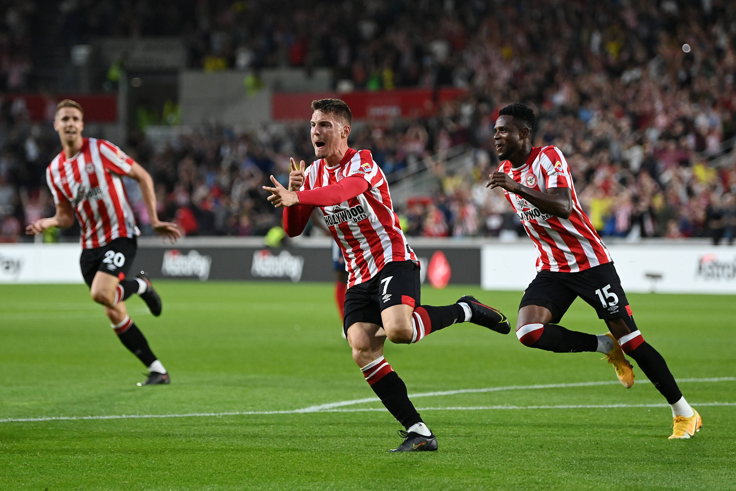 关于斯洛伐克客场不敌十人威尔士，小组出线悬念的信息