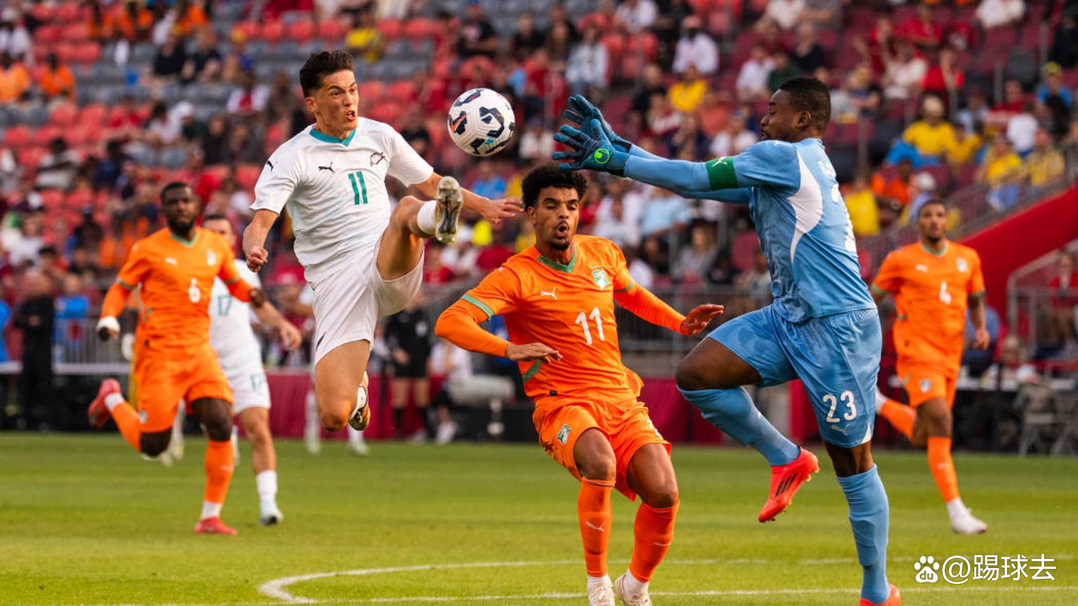 关于火热比赛氛围扩散,球迷热情高涨,欧洲联赛引爆热潮的信息 关于火热比赛氛围扩散,球迷热情高涨,欧洲联赛引爆热潮的信息