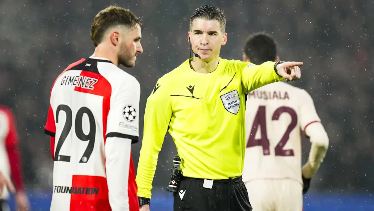 包含费耶诺德队在主场与尼斯握手言和，双双晋级的词条