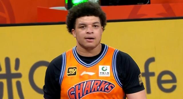 上海男篮大胜江苏队，士气高涨