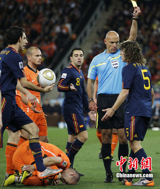 西班牙客场击败斯洛文尼亚,领跑小组 西班牙客场击败斯洛文尼亚,领跑小组
