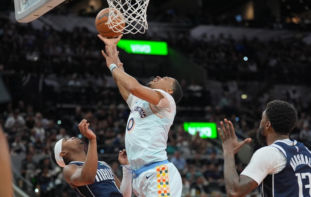 马刺胜活塞，加索尔完美表现